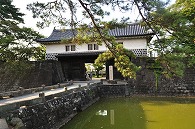 正門