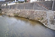 川